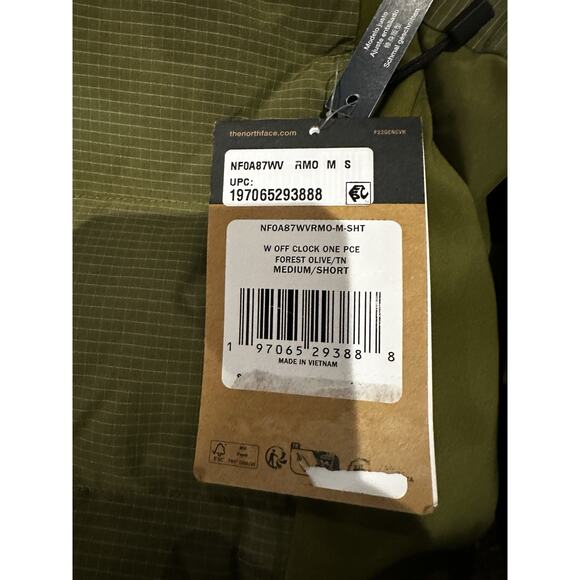 The North Face Off The Clock One Piece with missing belt strap to left side - Picture 4 of 6